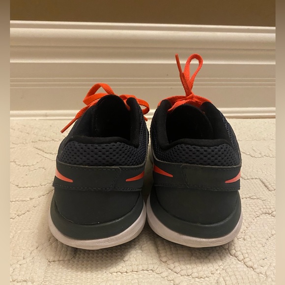 •SOLD• Nike Training/Running Shoes - Picture 5 of 7